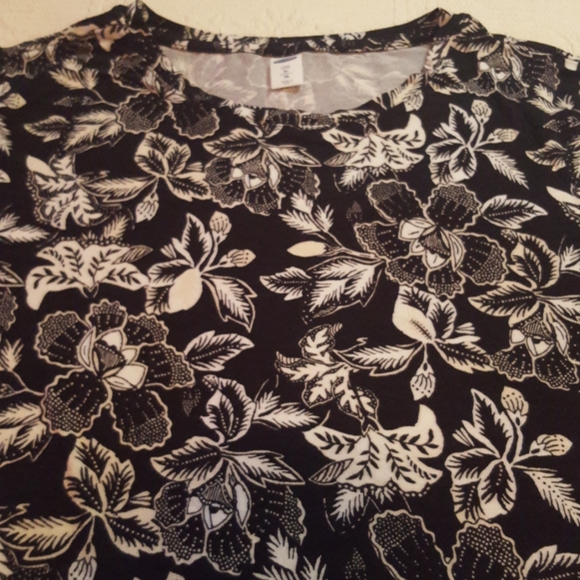Old Navy Luxe Black and White Floral Top, X-Large - Picture 4 of 5